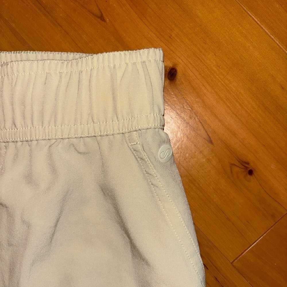 Women’s Calia khaki pants - Picture 3 of 4